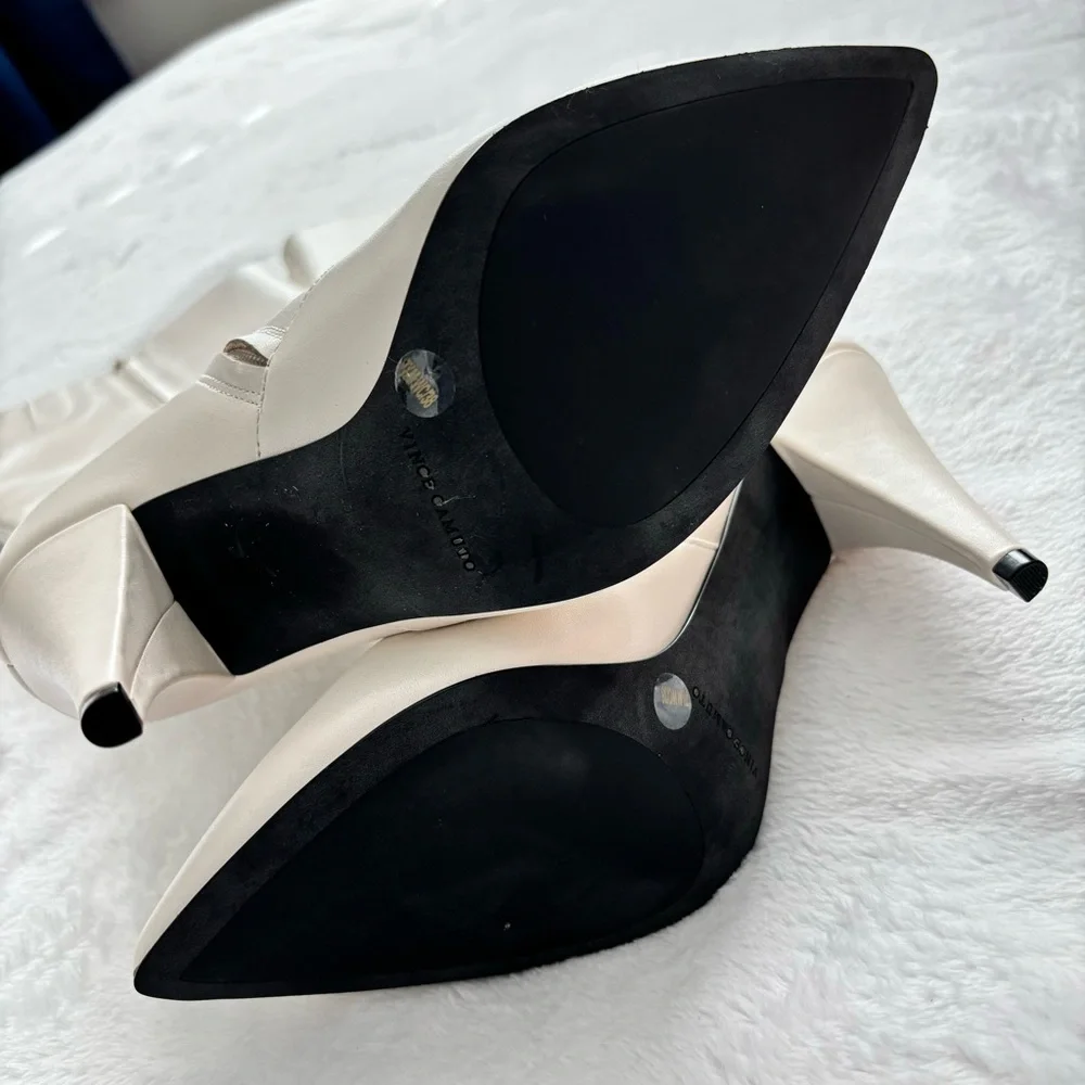 VINCE CAMUTO Alessa Cream Leather Wide Calf Knee High Heeled Boots--NEW--7.5WC - Picture 10 of 14